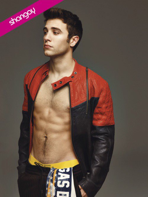 Pol Monen, nominado al Goya a Mejor Actor Revelación, posa sin camiseta para Shangay