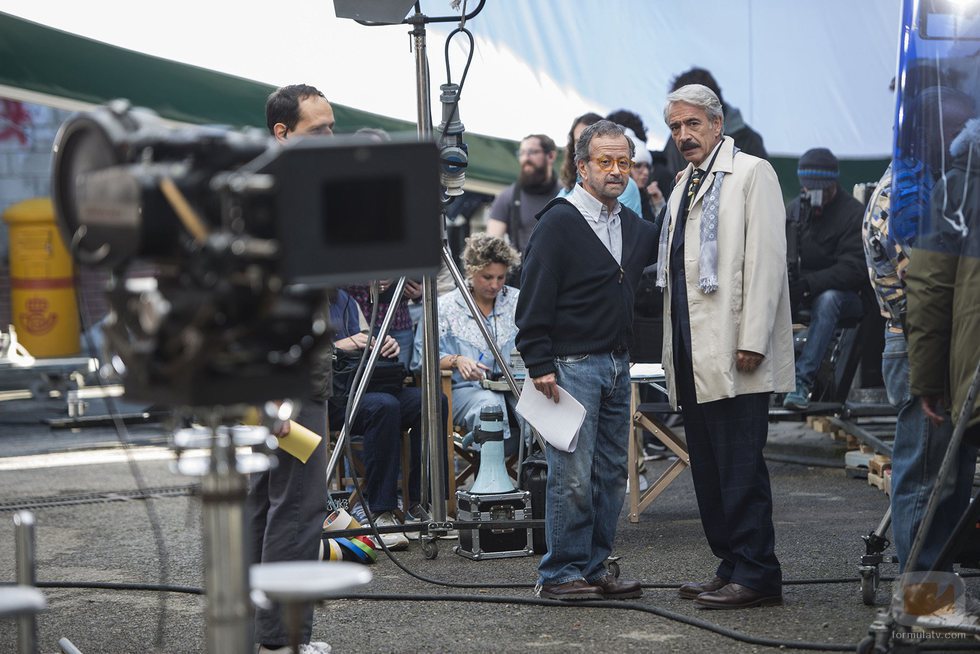 Fernando Colomo y Antonio Alcántara en el noveno episodio de la temporada 19 de 'Cuéntame cómo pasó'