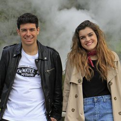 Alfred y Amaia sonrientes en las Azores durante la grabación de la postal eurovisiva