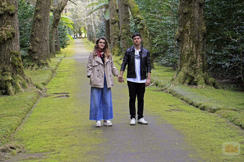 Amaia y Alfred de la mano en su viaje a las Azores para rodar la postal eurovisiva