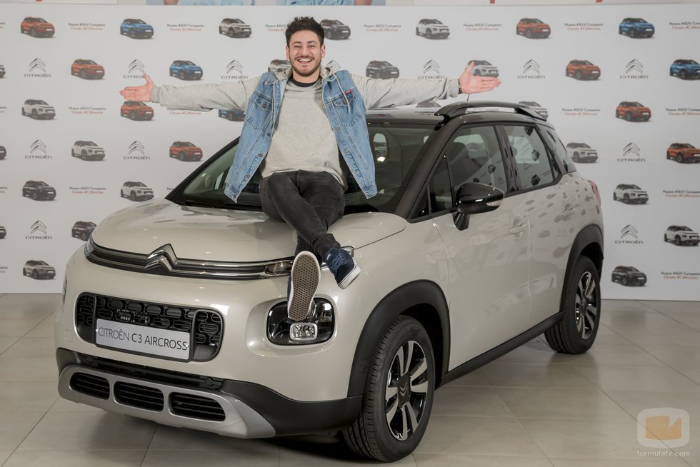 Cepeda, 'OT 2017', subido al nuevo Citröen en su presentación