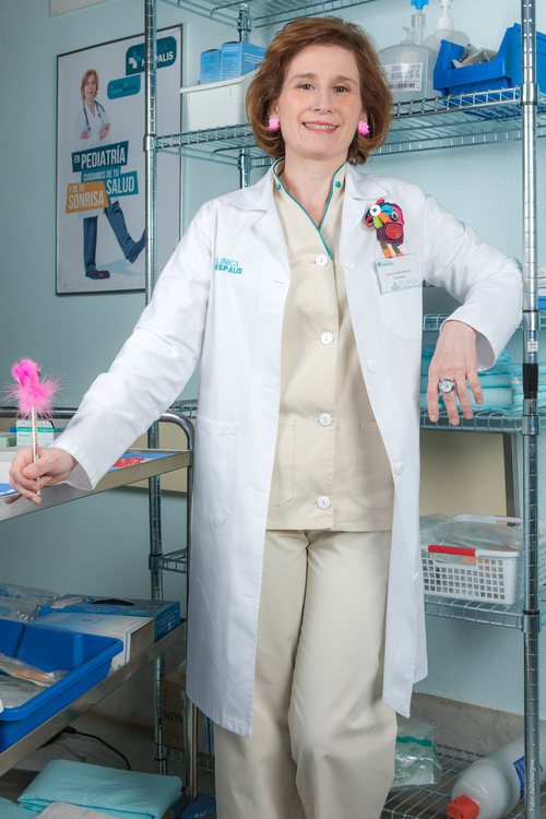 Dolores posa para la cuarta temporada de 'Allí abajo'