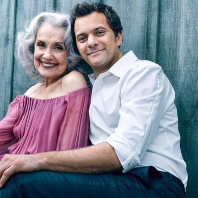 Mary Beth Peil, la abuela de Jen, y Joshua Jackson, Pacey Witter, en la reunión de 'Dawson crece'