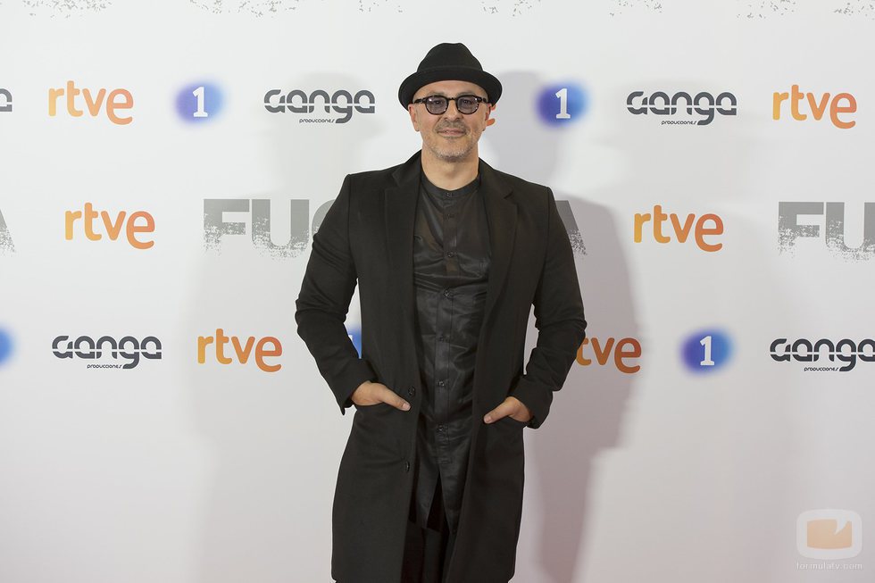 Roberto Álamo posa en la premiere de 'Fugitiva'