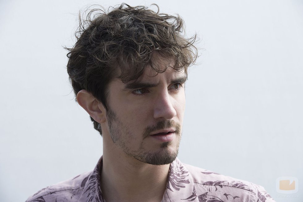 Lander Otaola se mete en la piel de Edu en 'Fugitiva'