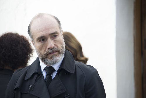 Odiseo Bichir es Velasco en 'Fugitiva'