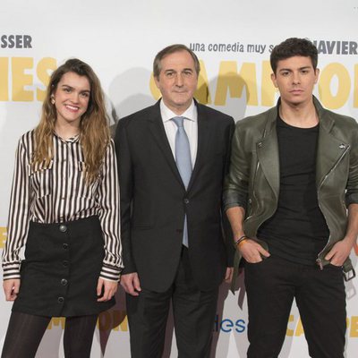 Amaia y Alfred junto a Eladio Jareño en la premiere de "Campeones"