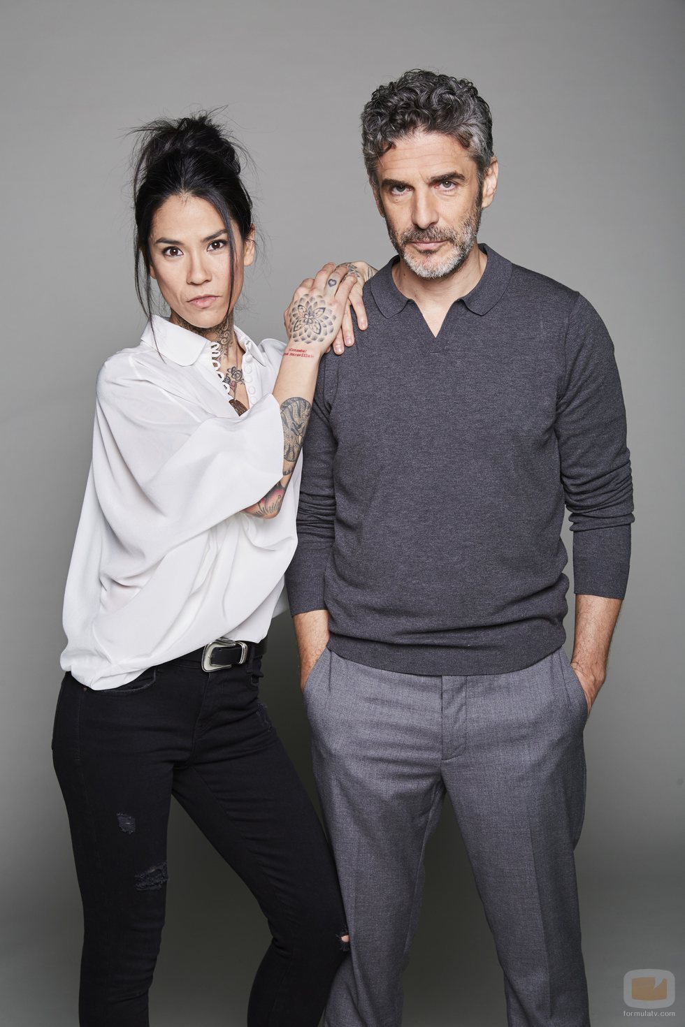 Mi Hoa Lee y Leonardo Sbaraglia posan en las imágenes promocionales de 'Félix'