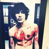 Javier Calvo en el rodaje de la secuencia de la muerte de Fer en 'Física o química'