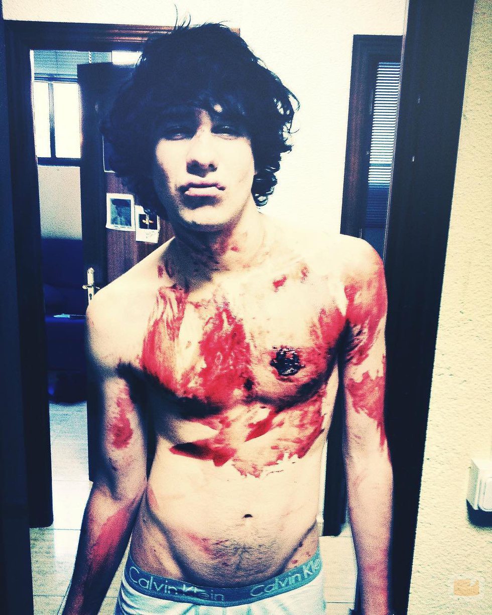 Javier Calvo en el rodaje de la secuencia de la muerte de Fer en 'Física o química'