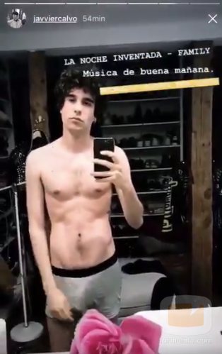 Javier Calvo posa sexy en un video de Instagram