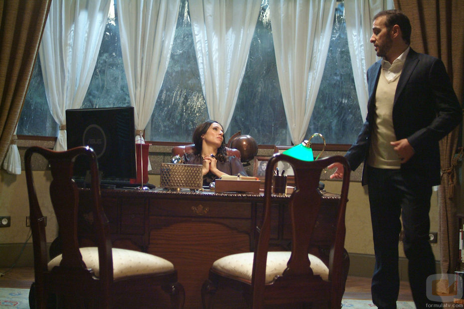 Natalia Millán y Luis Merlo en el capítulo "La llave" de 'El Internado'