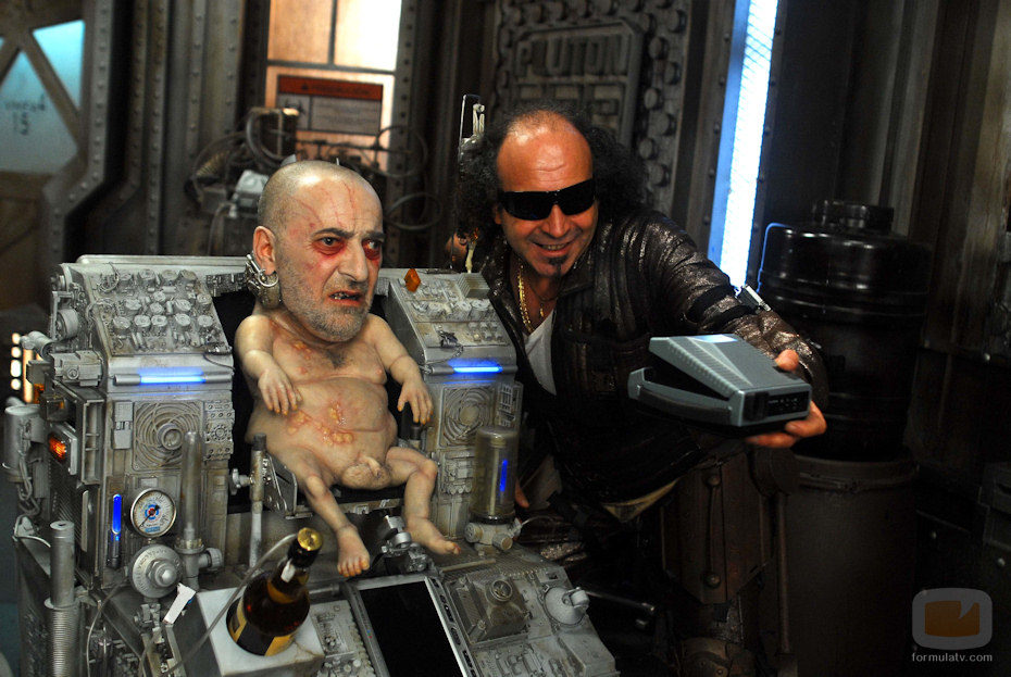 Enrique Villén y Manuel Tallafé en el episodio "¡Qué viene Merche!" de 'Plutón BRB nero'