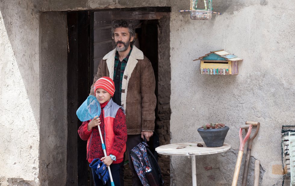 Félix junto a su hijo Leo en un capítulo de 'Félix'