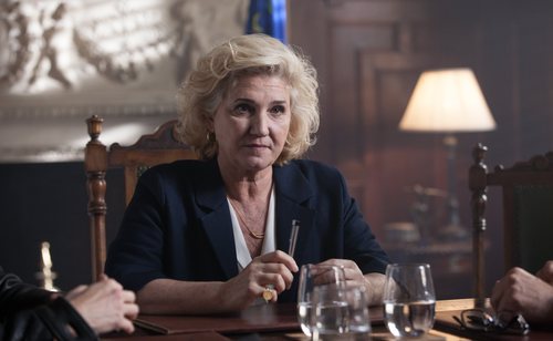 Ana Wagener sentada en una mesa en 'Félix'