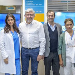 Lolita, Elena Furiase, José Velasco y Fernando López Puig en la rueda de prensa de 'Centro médico'