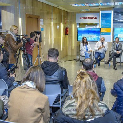 Presentación de Lolita Flores y Elena Furiase en 'Centro médico'