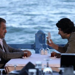 Kerim tiene un tenso encuentro con su padre en la segunda temporada de 'Fatmagül'