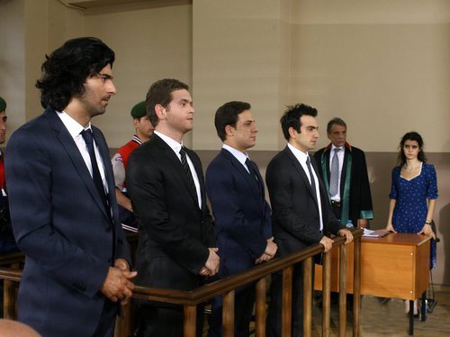 Kerim, Selim, Erdogan y Vural, juntos en el juicio en la segunda temporada de 'Fatmagül'