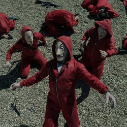 El miedo se apodera de rehenes y atracadores en el 1x03 de 'La Casa de Papel'