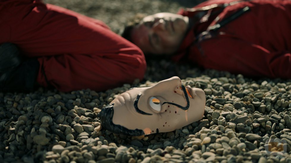 Arturo paga el perder los papeles en el 1x04 de 'La Casa de Papel'