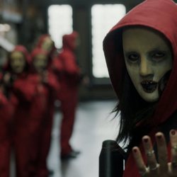 Un cambio de máscaras echa abajo el plan de la policía en el 1x04 de 'La Casa de Papel'