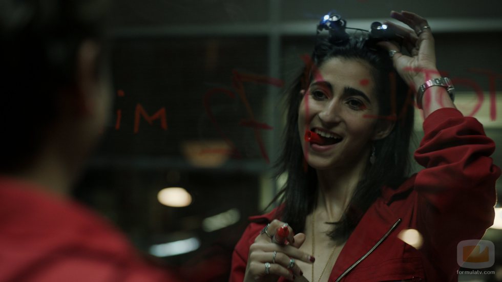 Nairobi disfruta del aumento del botín en el 1x05 de 'La Casa de Papel'