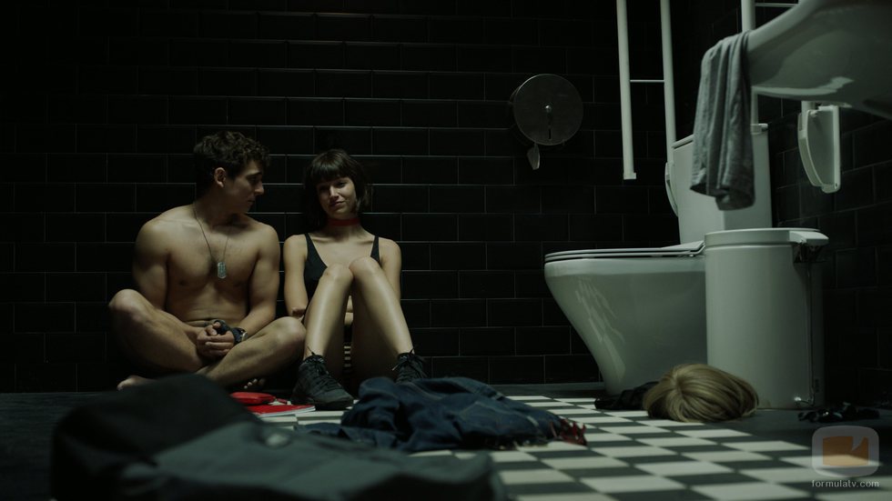 Tokio y Río, juntos en el baño en el 1x05 de 'La Casa de Papel'