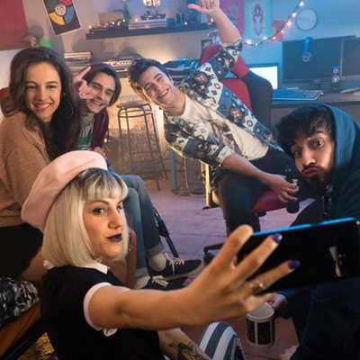 Reparto de 'Bajo la red', la serie juvenil de Playz
