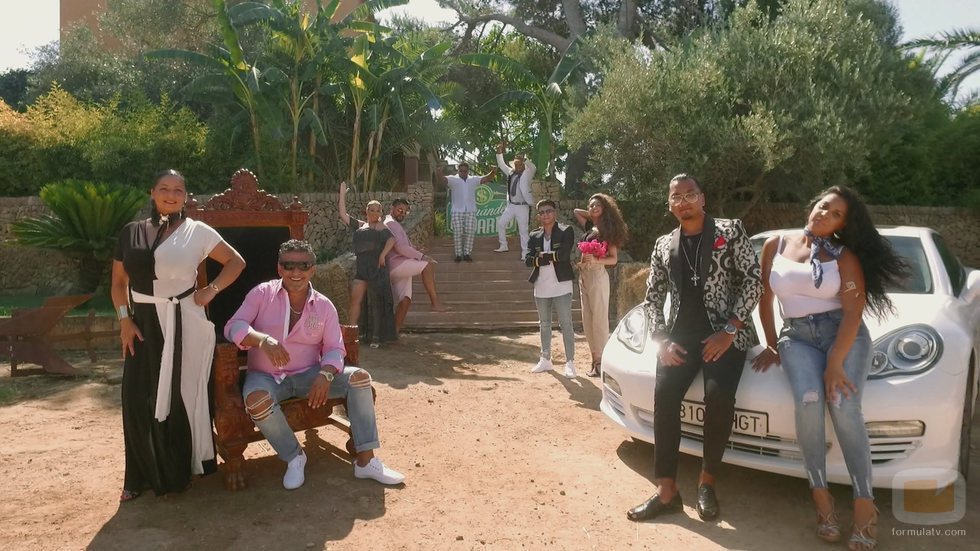 Los Fernández Navarro al completo posan para la cuarta temporada de 'Los Gipsy Kings'