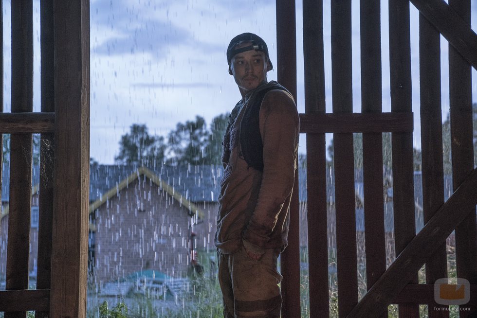Lukas Løkken en una imagen de la primera temporada de 'The Rain'
