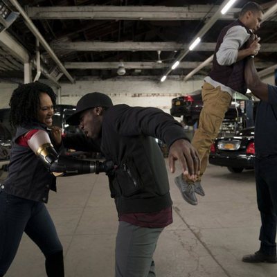 Luke Cage y Misty Knight pelean en la segunda temporada de 'Luke Cage'