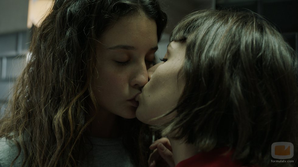 Alison y Tokio se besan en el 1x06 de 'La casa de Papel'