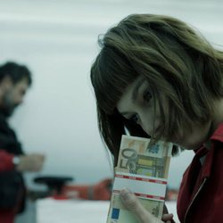 Moscú y Tokio es una de las cámaras que guardan los billetes en el 1x06 de 'La Casa de Papel'