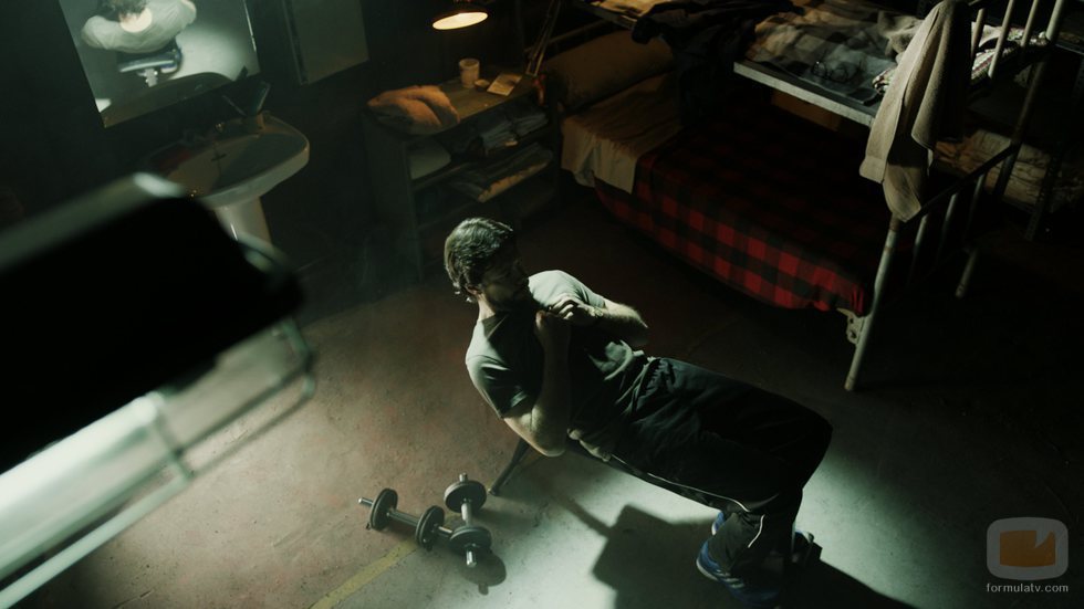 El Profesor muestra su faceta deportiva en el 1x07 de 'La Casa de Papel'