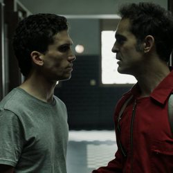 Denver y Berlín se encaran en el 1x06 de 'La Casa de Papel'