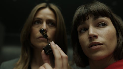 Tokio descubre un micrófono de la inspectora Murillo en el 1x07 de 'La Casa de Papel'