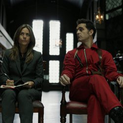 Raquel y Berlín reciben a los rehenes en el 1x07 de 'La Casa de Papel'