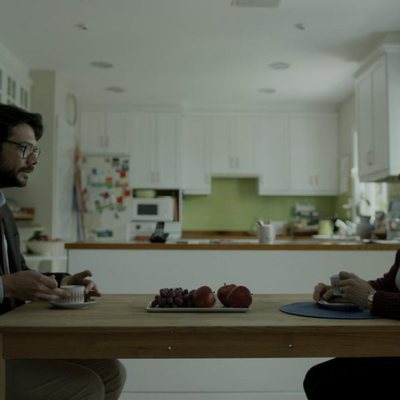 El Profesor y Mariví toman café en el 1x09 de 'La Casa de Papel'