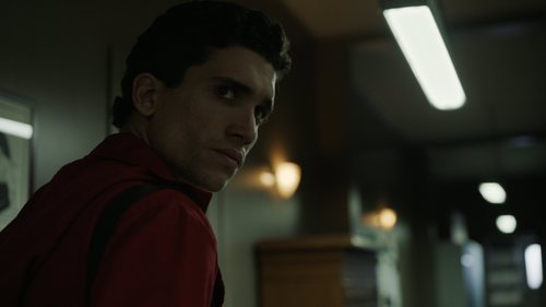 Denver, preocupado ante la ausencia de noticias en el 1x10 de 'La Casa de Papel'