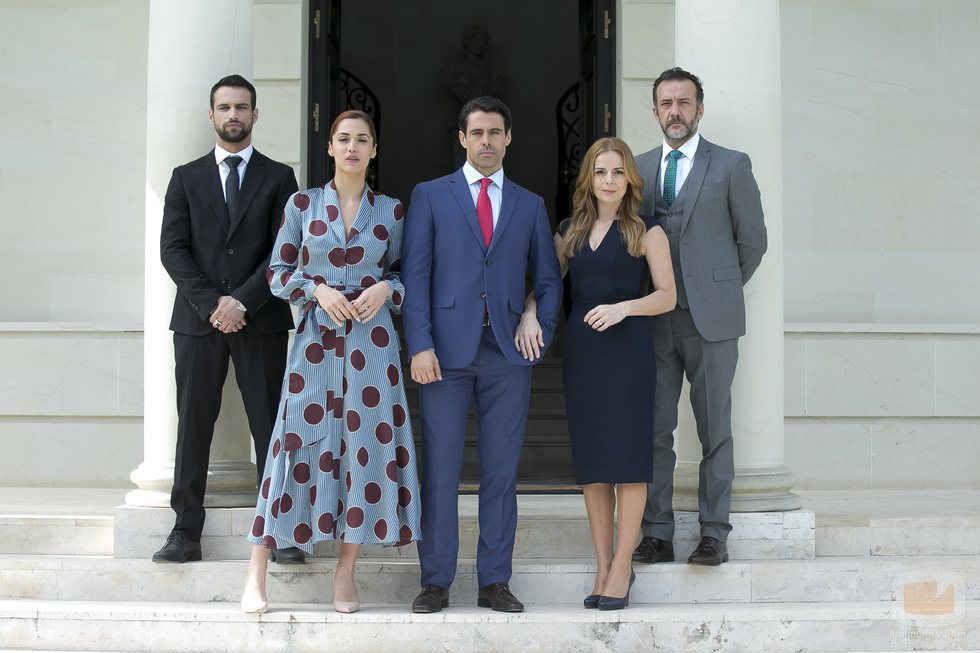 Jesús Castro, Michelle Calvó, Emmanuel Esparza, Miryam Gallego y José Luis García Pérez en 'Secretos de Estado'