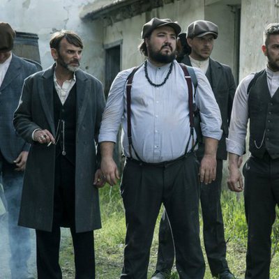 Fernando Tejero con la banda de 'El Continental', la ficción de época de La 1
