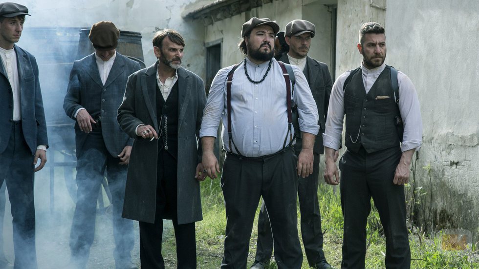 Fernando Tejero con la banda de 'El Continental', la ficción de época de La 1