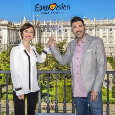 Julia Varela y Tony Aguilar, comentaristas del Festival de Eurovisión 2018