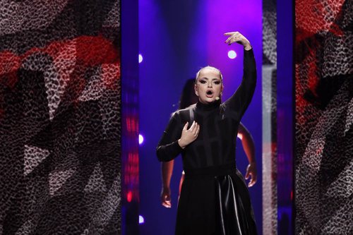 La representante de Malta, Christabelle. en su primer ensayo de Eurovisión 2018