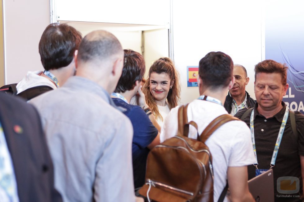 Amaia Romero junto a la delegación española en Eurovisión 2018