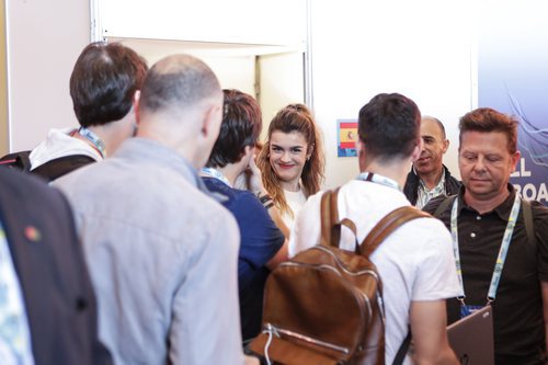 Amaia Romero junto a la delegación española en Eurovisión 2018