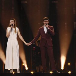 Amaia y Alfred, cogidos de la mano en su ensayo en Eurovisión 2018