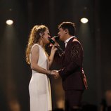 Amaia y Alfred cogidos de la mano en su primer ensayo en Eurovisión 2018