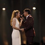 Amaia y Alfred cogidos de la mano en su primer ensayo en Eurovisión 2018